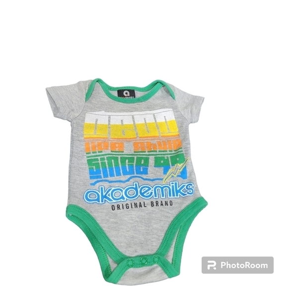 Akademiks Baby Short Sleeve Bodysuit Size 0-3 mos. - Picture 1 of 3
